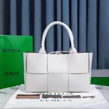 Bottega Veneta ARCO TOTE 609175 white BV456qB82